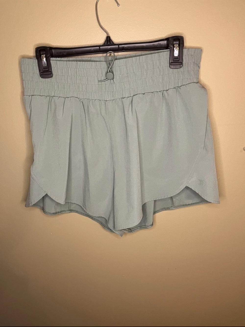 Women's All In Motion Mid-Rise Woven Shorts Sage Green Medium